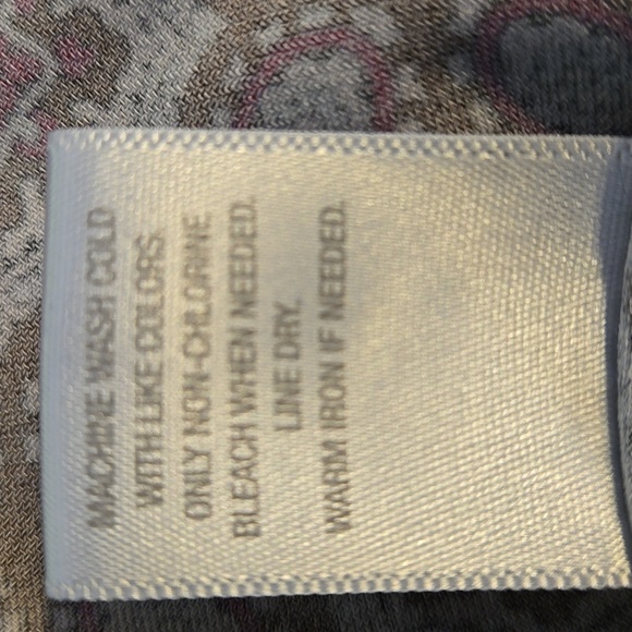 Westport Plus Size 3X Paisley Top V-Neck Geometric Pattern Flare Swing Hem - Picture 9 of 13